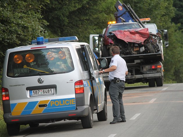 Při dopravní nehodě mezi Šošůvkou a Vysočany se v úterý odpoledne zranilo šest lidí.