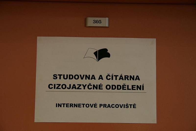 Cizojazyčné centrum v blanenské knihovně.