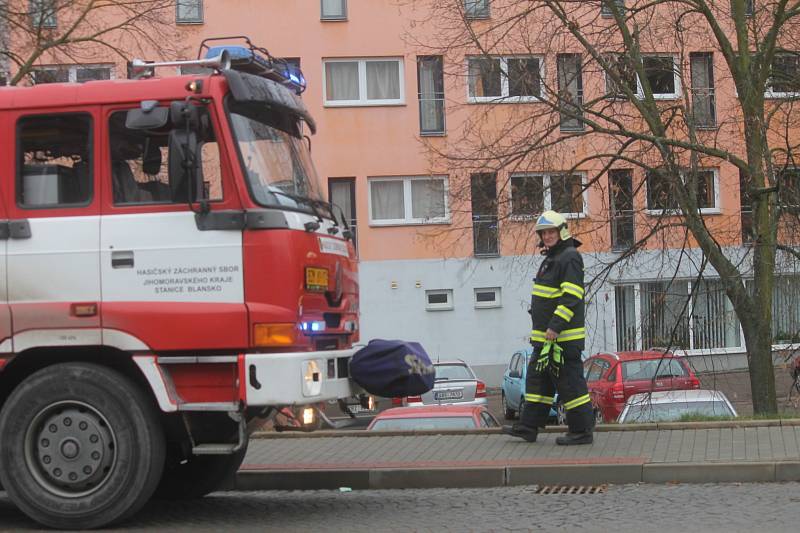 Policisté museli evakuovat všechny žáky i učitele školy.