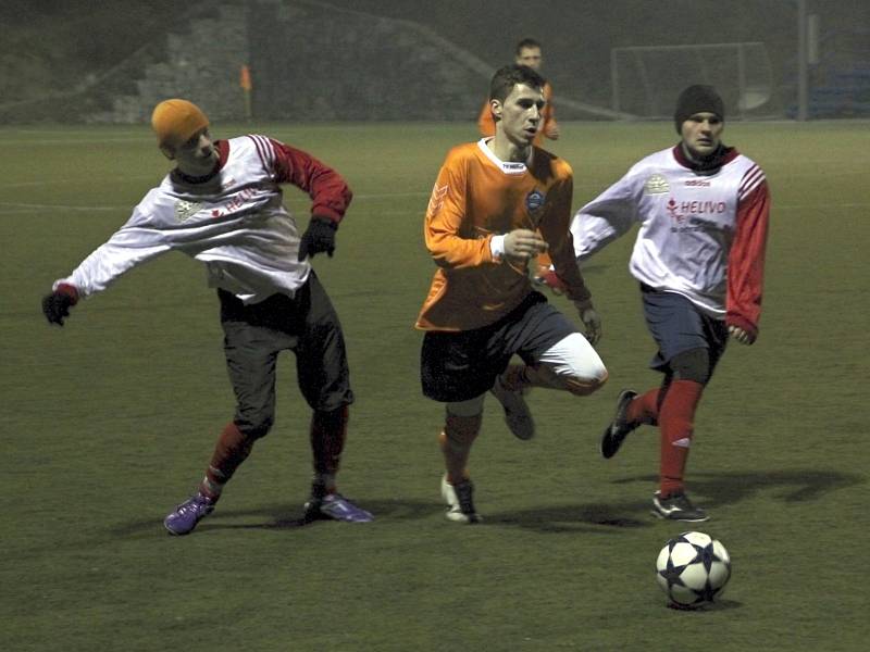 Boskovičtí fotbalisté v zápase s Kunštátem, který prohráli 0:5. Kunštát turnaj suverénně vyhrál.