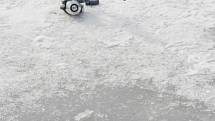 Teploty pod bodem mrazu uvítali na Blanensku kromě provozovatelů sjezdovek a lyžařů také rybáři. Když mrzne až praští, můžou totiž vyzkoušet rybolov přímo na ledu, který je velmi populární v severských zemích a Rusku. Lov na dírkách. 
