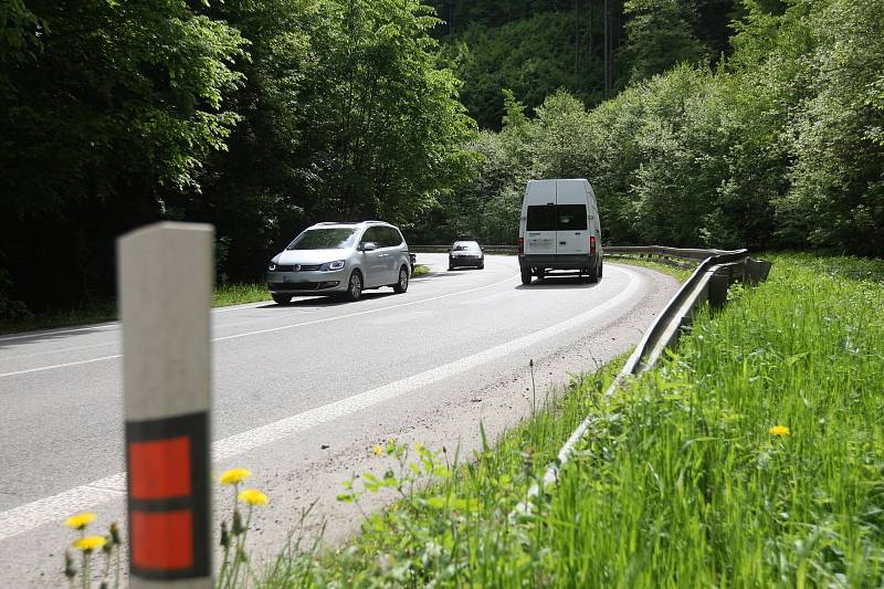 Úsek na silnici druhé třídy číslo 379 mezi Šebrovem-Kateřinou a Blanskem patří podle statistik k nejvíce nehodovým na Blanensku.