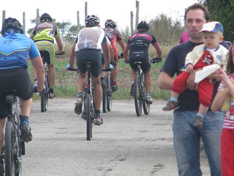 Bike maraton Blanenský goelm jelo 268 cyklistů. Hlavní jedenašedesáti­kilometrový závod vyhrál Radim Kovář zbrněnské Meridy.