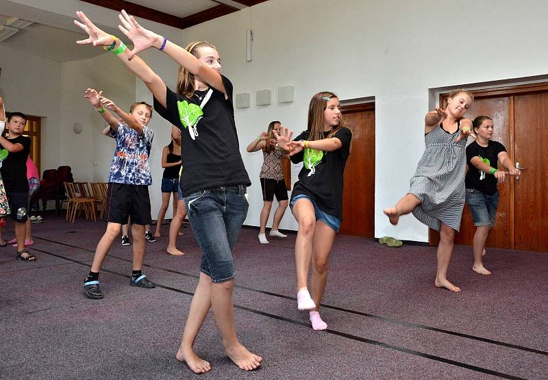 Letovice ožily multižánrovým festivalem Letfest.