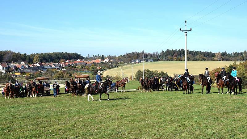 Hubertova jízda na Těchově.