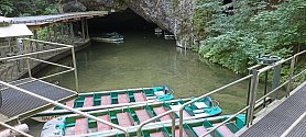 Punkevní jeskyně nabízí návštěvníkům mimo jiné projížďku lodí po řece Punkvě a jsou tak nejvyhledávanější jeskyní Moravského krasu.