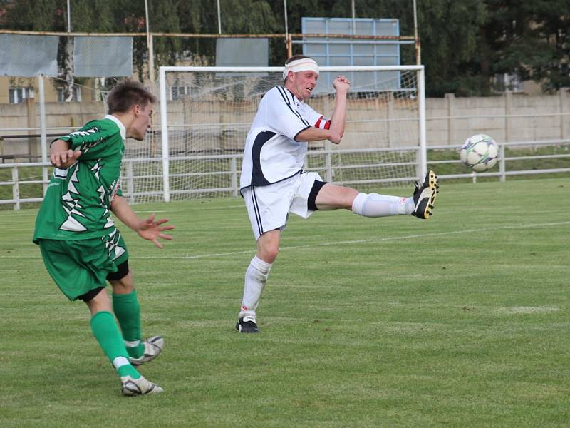 Fotbalisté Rájce-Jestřebí prazili v krajském poháru Slatinu 3:2.