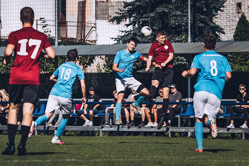 Fotbalisté Sparty (v červeném) v domácím utkání krajského přeboru zdolali Boskovice 2:1.