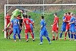 Blanenští fotbalisté (v červeném) remizovali na domácím hřišti s Otrokovicemi 1:1.