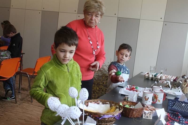 Děti si mohly v Galerii města Blanska vyrobit velikonoční dekorace.