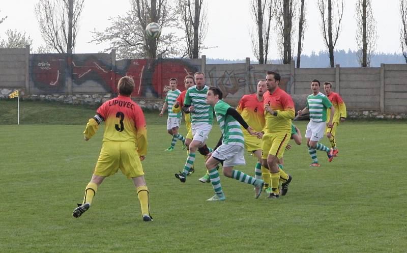 Fotbalisté Rájce-Jestřebí byli v derby v Lipovci většinu zápasu lepší. Přesto nakonec odjeli s prohrou 1:0.