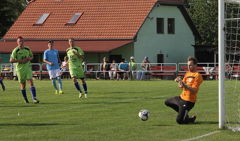 Fotbalisté Vilémovic porazili v posledním domácím zápase Slavkov 3:2.