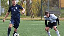 Ve 12. kole divizní skupiny D vyhráli fotbalisté FK Blansko (modré dresy) v Havlíčkově Brodu 2:0.