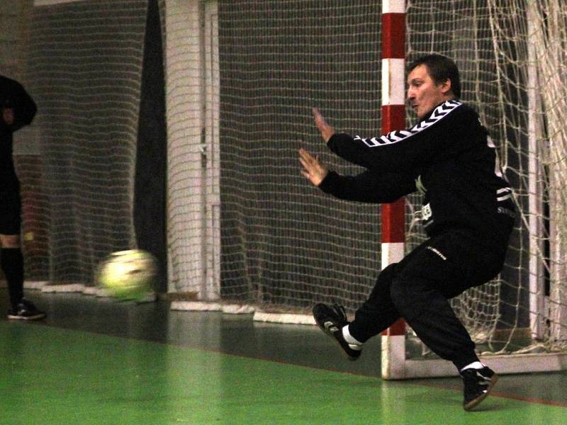 Jedovnický futsalový turnaj Eagle Cuo 2013 vyhrál tým Krakatit.