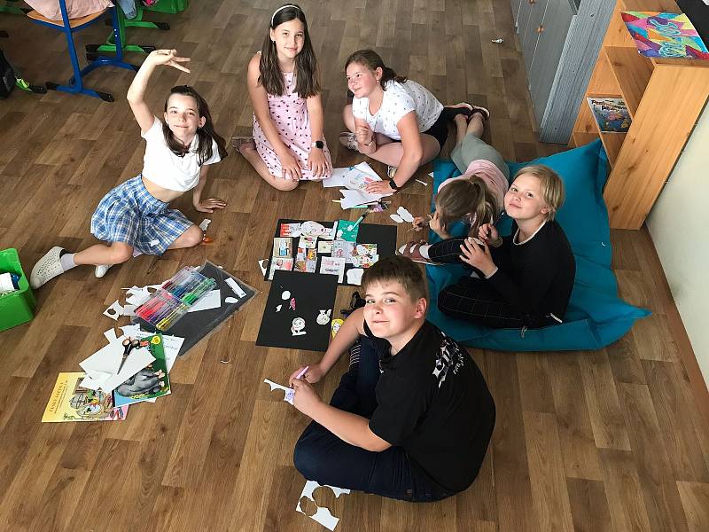 Koncem školního roku se třída čtvrťáků z Rájce - Jestřebí zúčastnila výtvarné soutěže, kterou pořádala organizace ADRA.