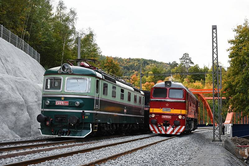 Nadšenec soudobé i historické železnice Martin Bezdiček z Blanska rok fotografoval modernizaci tratě mezi Brnem a Blanskem.