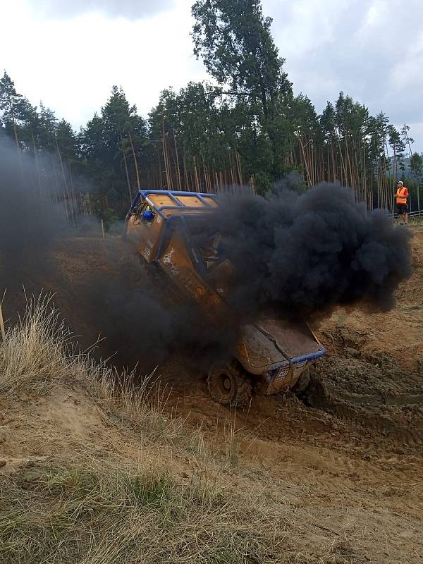 Trucktrialová neděle.