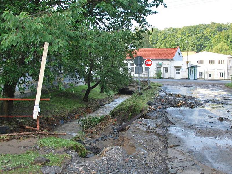 Následky bouřky, která se přehnala ve středu nad Blanenskem.