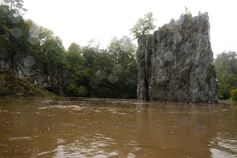 Zatopený areál Sloupsko-šošůvských jeskyní.