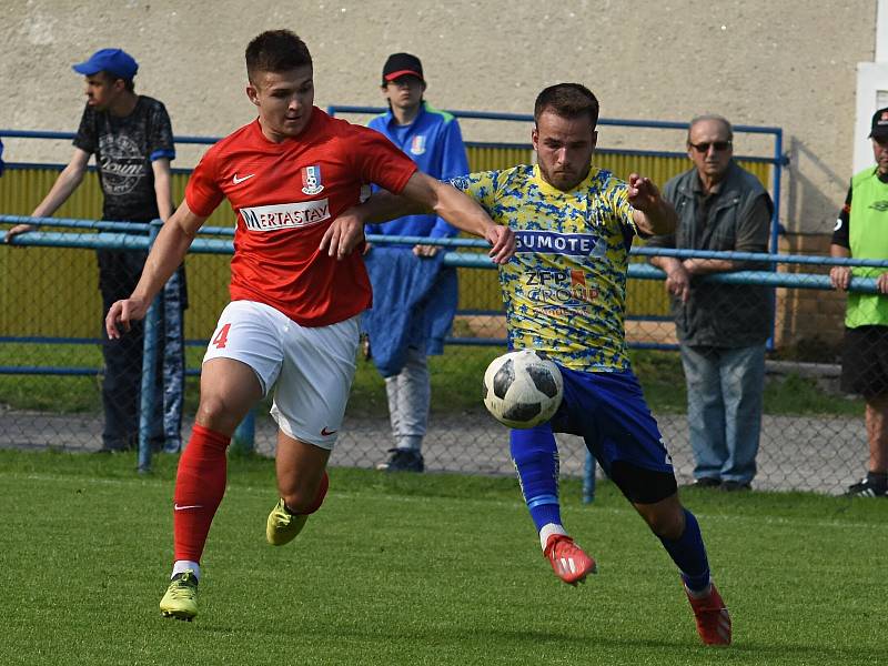 V dalším kole divize prohráli fotbalisté MSK Břeclav (žluté dresy) s FK Blansko 1:4.