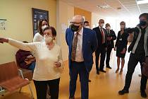 Ministr zdravotnictví Vlastimil Válek navštívil v pondělí Blanensko. Na snímku v Nemocnici Blansko.