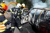 Požár zcela zničil auto ve Zboňku na Boskovicku.