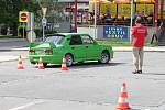 Pět desítek aut značky Škoda od šedesátiletých veteránů až po téměř nejnovější typ Octavie si lidé mohli prohlédnout na parkovišti u hotelu Dukla v Blansku. O víkendu se ve městě totiž konal už osmý sraz škodovek, který pořádá partička tamních nadšenců. 