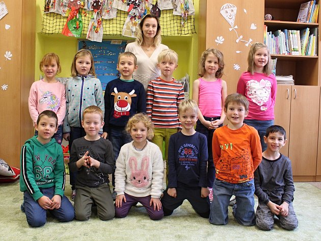 Žáci první třídy Základní školy Doubravice nad Svitavou.