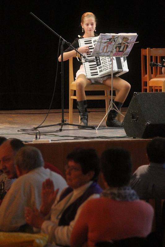 V Olešnici se konalo tradiční setkání harmonikářů z pomezí Čech a Moravy. Už poosmnácté.