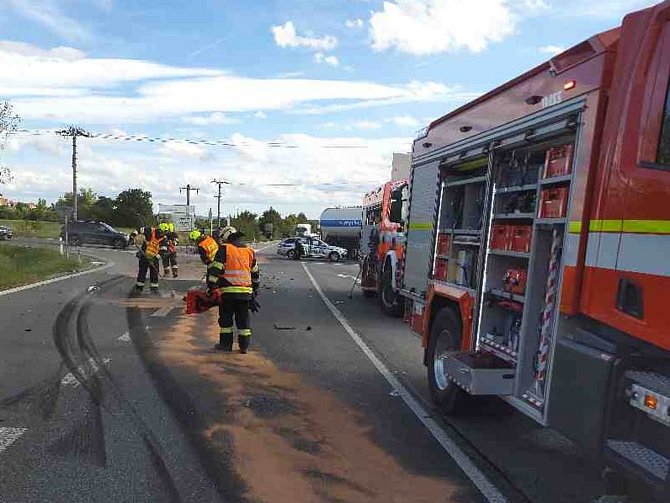 V pátek odpoledne se u Mikulova na silnici I/52 stala tragická nehoda.