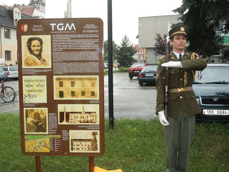 V Hustopečích slavnostně otevřeli v pátek (19. června 09) stezku prvního československého prezidenta.