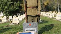 Na hřbitově Rudé armády v Hustopečích ve čtvrtek pietně pohřbili ostatky čtyř vojáků z druhé světové války. Ti padli na území Kobylí a Brodu nad Dyjí.