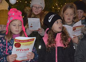 Vánoční koledy si s Deníkem zazpívali i lidé ve Velkých Pavlovicích.