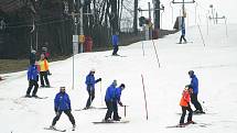 Víkend byl v Němčičkách ve znamení lyžařských závodů. V sobotu okresního přeboru ve slalomu, v neděli se jelo pro změnu finále krajského lyžařského poháru.