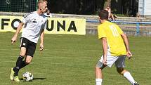 Fotbalisté Břeclavi (ve žlutém) porazili Bystřici nad Pernštejnem 1:0.