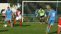 Fotbalisté Lednice (v modrém) podlehli Moravské Slavii Brno 1:2.