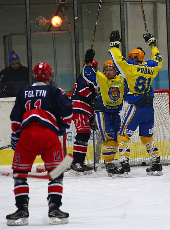 První zápas v novém roce břeclavští hokejisté zvládli jen výsledkově. Karvinou porazili po matném výkonu 4:2.
