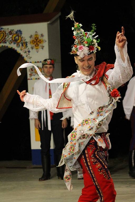 Titul Stárka Podluží obhájil ve Tvrdonicích Martin Vaculík z Dolních Bojanovic. Znovu těsně před Janem Huňařem ze Staré Břeclavi, kolegou z národopisného souboru Břeclavan. 