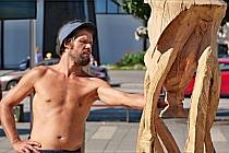 Šikovní řezbáři se sešli na náměstí v Břeclavi. Vytvořili úchvatná díla ze dřeva