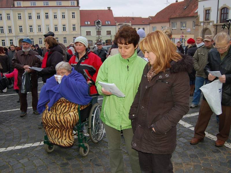 Štědrovečerní zpívání na hustopečském náměstí.