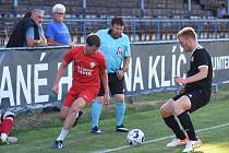 Břeclavští fotbalisté (v černých dresech) vyhráli 7:1 nad Pohořelicemi.