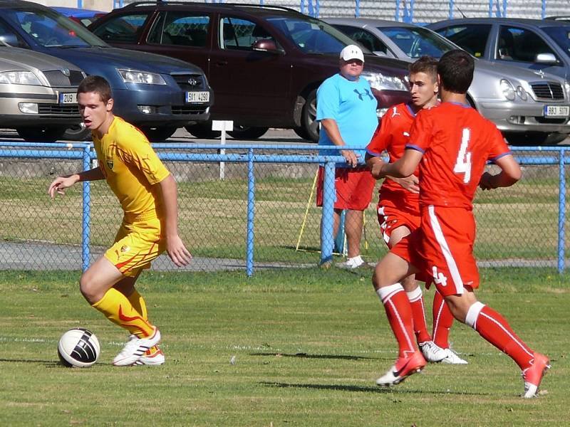 Reprezentační devatenáctka v prvním ze dvou přípravných zápasů s Makedonií vyhrála v Břeclavi 1:0.