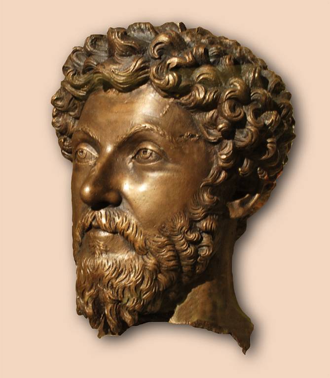 Bronzová hlava císaře Marca Aurelia nalezená v Dolní Pannonii