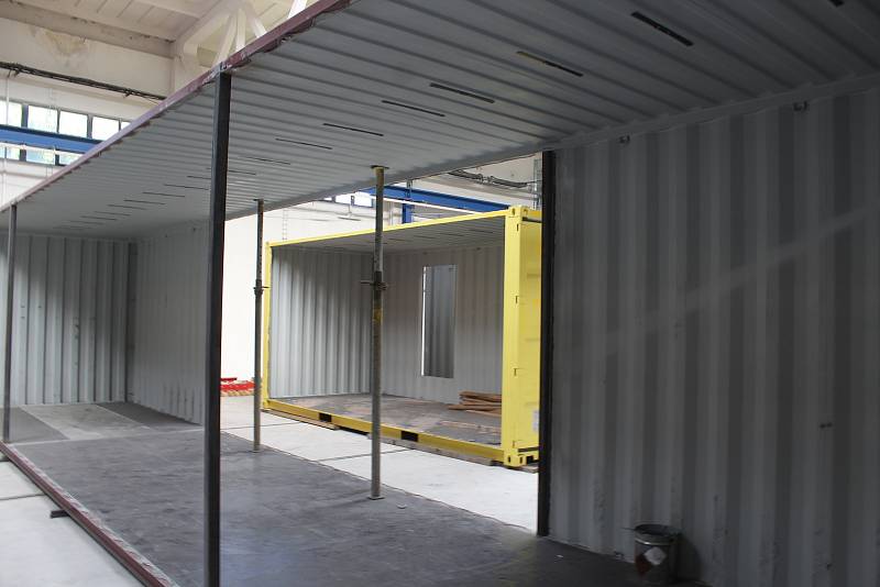 Otevření nového výrobního provozu na kontejnerové bydlení v Lednici.