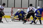 V posledním domácím utkání základní části Krajské ligy ledního hokeje prohráli břeclavští hokejisté s druhými Boskovicemi 2:6. Domácí brankář Filip Král (na snímku) se rozhodně nenudil.