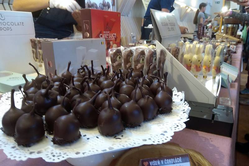 Milovníci čokolády navštívili poslední říjnový víkend Čokofest na valtickém zámku.