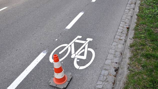 Ve městě slouží cyklistům nové pruhy.