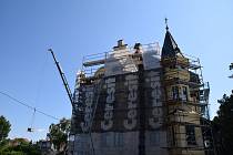 Budova Hvězdovy vily v Břeclavi prochází rekonstrukcí střechy, krovů a půdních prostor za více jak 5,6 milionu korun.