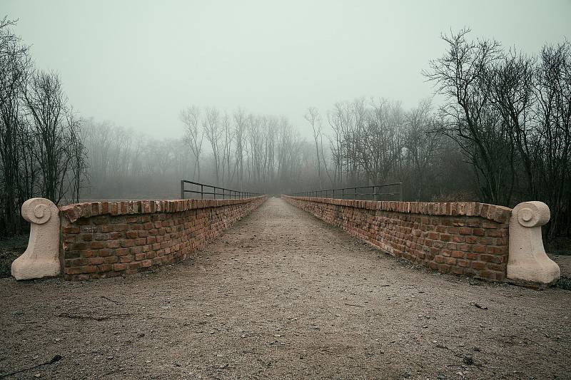 Historický obloukový most v lokalitě Portz Insel u Mikulova pochází ze sedmnáctého století.