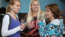 Maratón výstav vín na Břeclavsku začal i letos v Křepicích. K ochutnání tu první únorovou sobotu bylo více než 660 vín z širokého okolí.